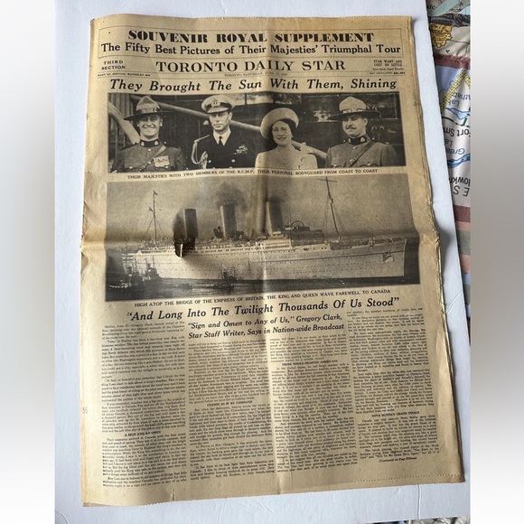 1939 Toronto Daily Star - (June17)
- Their Majesties
Triumphal Tour Newspaper - Picture 4 of 8
